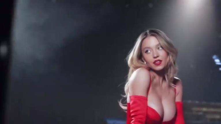 此前观战纽约德比！卖含洗澡水肥皂的悉尼妹太清楚自身优势了